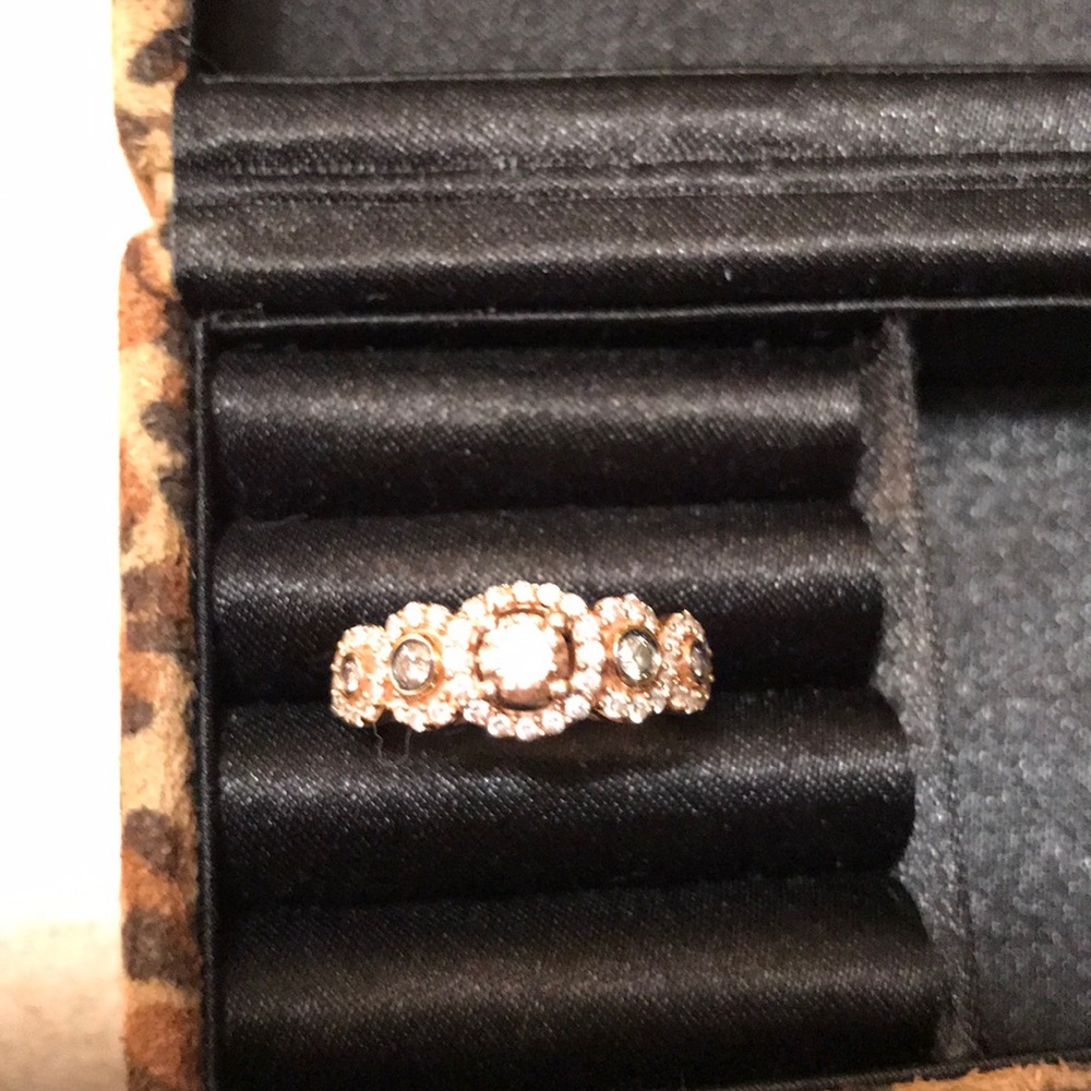 Levion Diamond Ring
